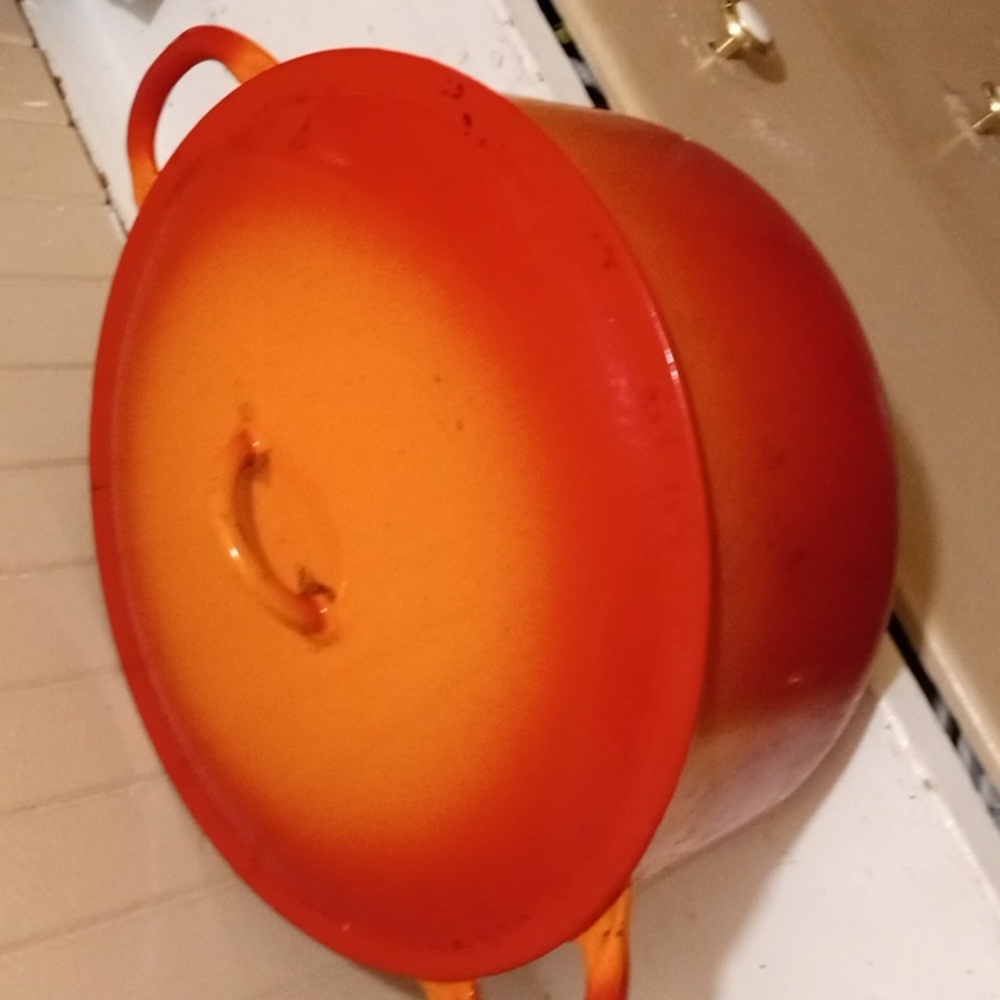 Vintage  Dutch Oven Made in Belgium Beautiful and Delightful to use.